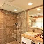 Alpenhof Pitztal Hotel 3*